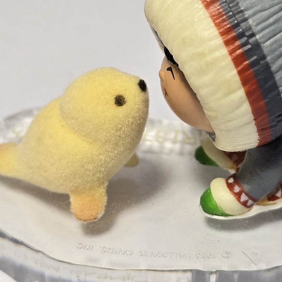 Hallmark 1983 Frosty Friends Keepsake Ornament 4th in Series Seal Eskimo QX4007 - Picture 7 of 10